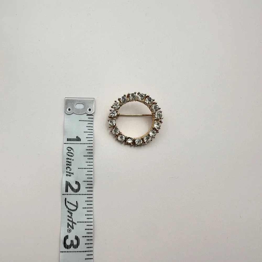 Vintage 90s Gold Tone Wreath Brooch Pin with Clear Rhinestones